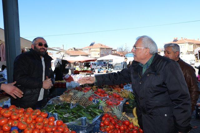 Başkan Karaaslan pazar esnafını ziyaret etti