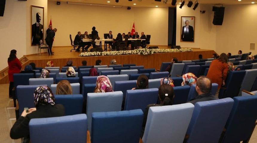 Vali &Ccedil;akır, vatandaşların sorunlarını dinledi