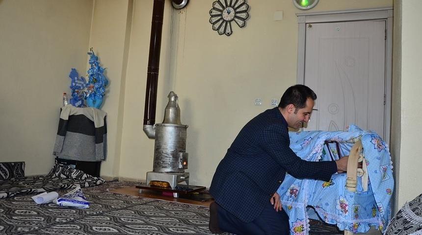 Uludere Kaymakamı Yakınoğlu ev ziyaretlerine devam ediyor