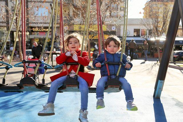 Şehitkamil’de parklar cıvıl cıvıl