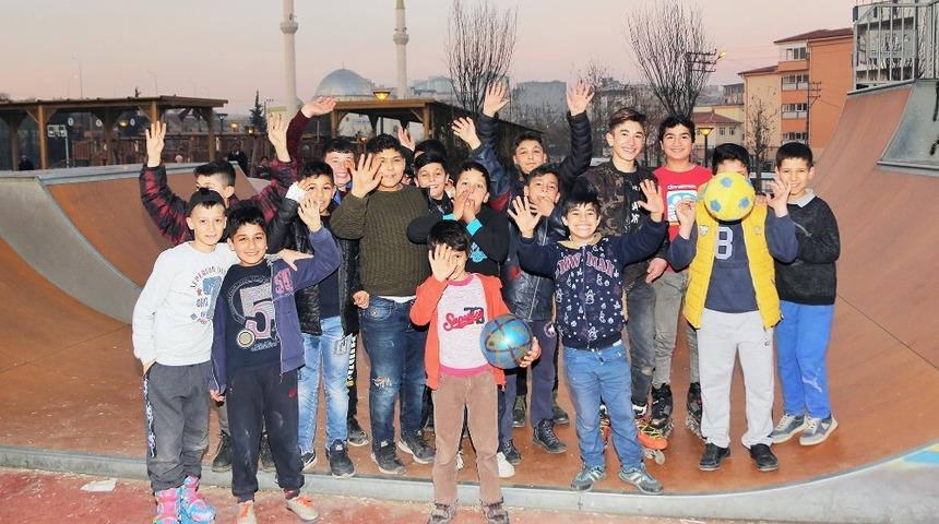 Şehitkamil&rsquo;de parklar cıvıl cıvıl