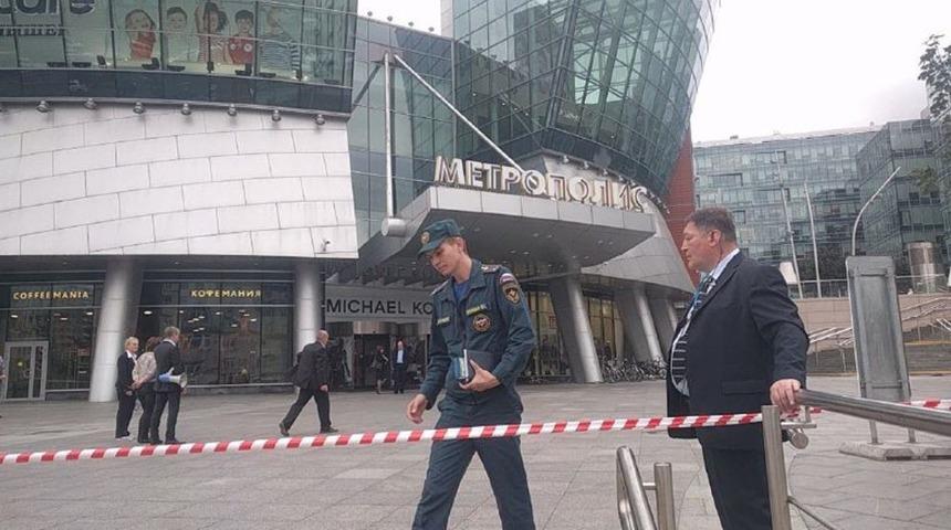 Moskova'da bomba alarmı: 30 binden fazla kişi tahliye edildi