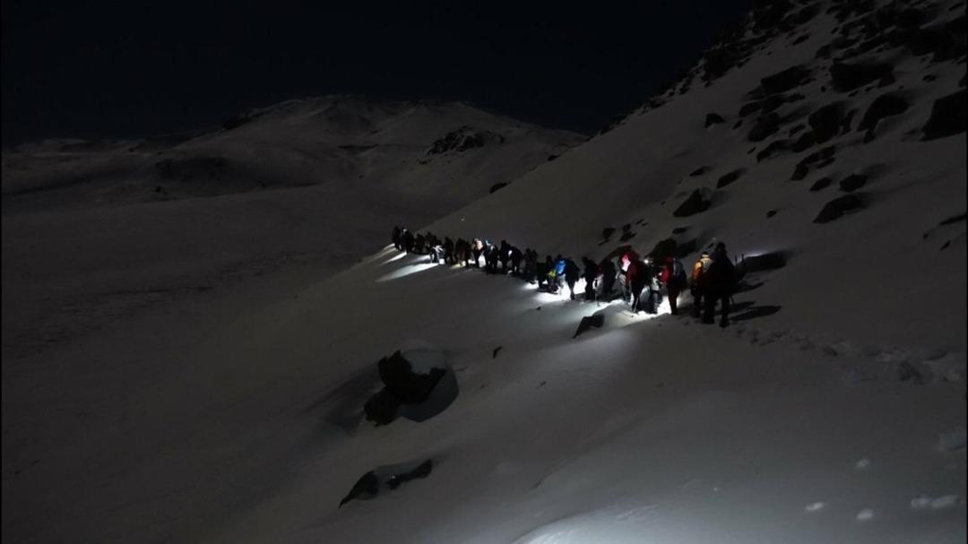 S&uuml;phan Dağı&rsquo;na zirve tırmanışı