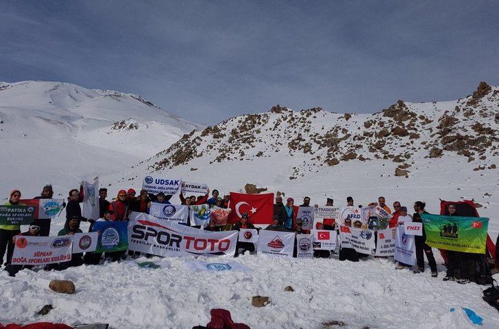 Süphan Dağı’na zirve tırmanışı G2