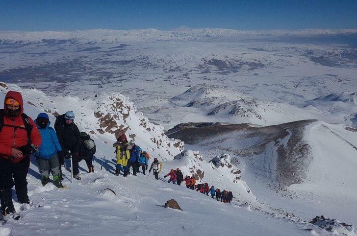 Süphan Dağı’na zirve tırmanışı G3