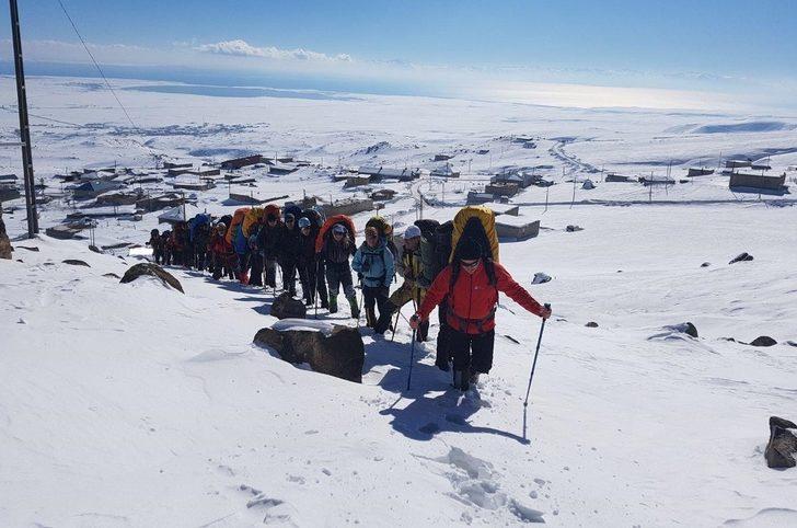 Süphan Dağı’na zirve tırmanışı G4