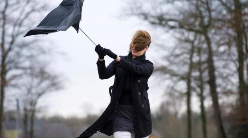 Uşak ve &ccedil;evresi i&ccedil;in kuvvetli r&uuml;zgar uyarısı