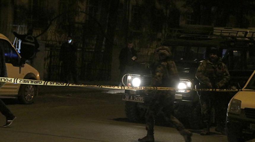 Devriye gezen polislere ateş açtılar! Ekipler alarma geçti!