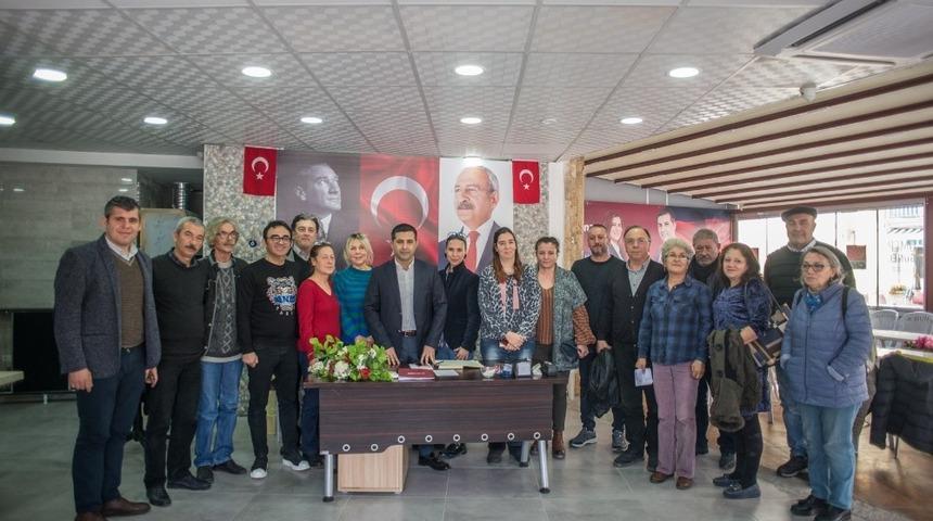 &Ouml;mer G&uuml;nel hayvanseverlerle buluştu