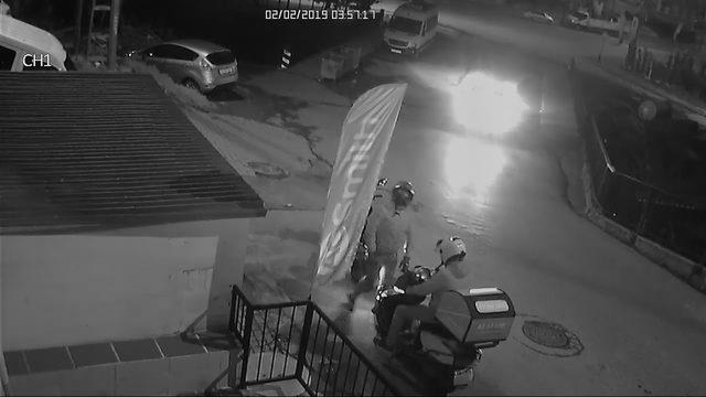 Maltepe'deki motosiklet hırsızlığı kamerada 