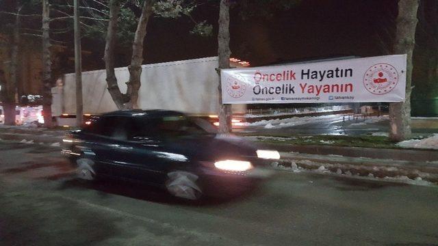 Tatvan’da ’Trafikte yaya önceliği’ çalışmaları