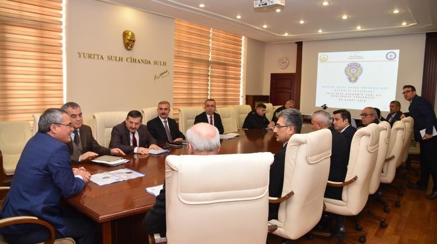 &Uuml;niversite g&uuml;venlik koordinasyon toplantısı yapıldı