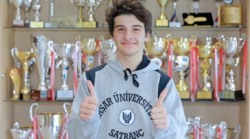 Satran&ccedil;ta İzmir&rsquo;in gururu oldu