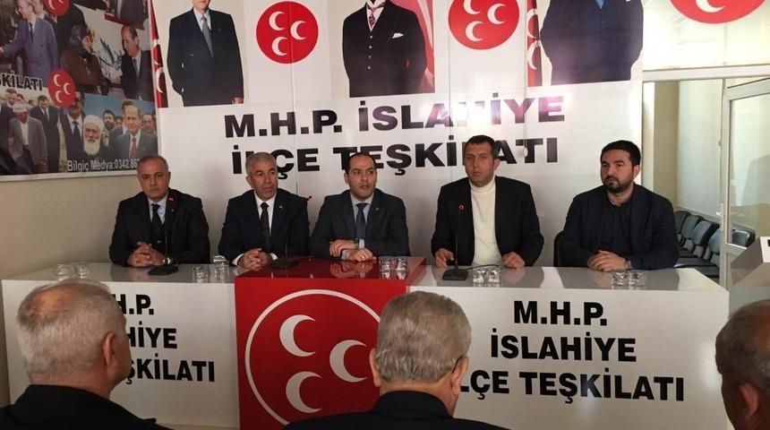 İl başkanı &Ccedil;elik ve y&ouml;netimi İslahiye&rsquo;de vatandaşlarla buluştu