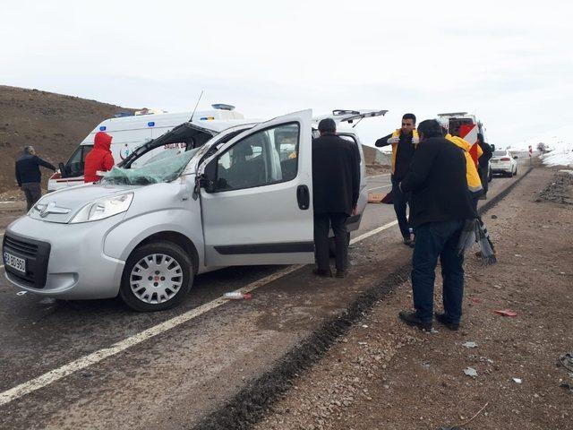 Kangal’da kaza 1 ölü 3 yaralı