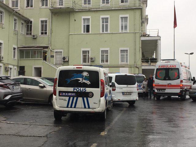 Kasımpaşa Askeri Deniz Hastanesi nde silahlı kişi hareketliliği &nbsp;(1) 3