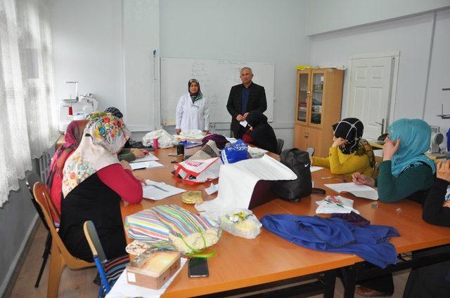 Sorgun Halk Eğitim Merkezinde Bez Çanta üretimi başladı