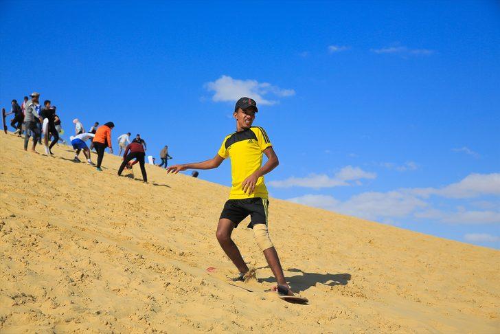 Kar bulamayınca kuma koştular! İşte gençlerin son trendi G1