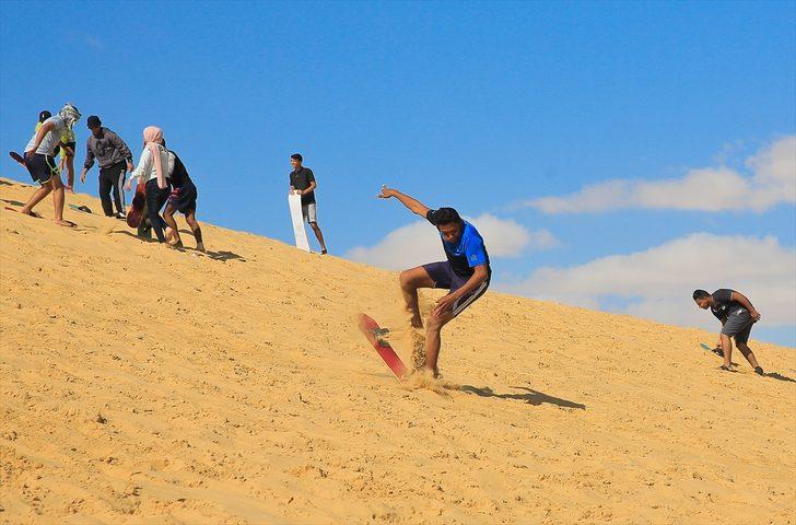 Kar bulamayınca kuma koştular! İşte gençlerin son trendi G2