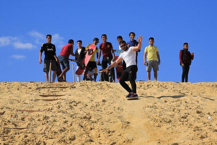 Kar bulamayınca kuma koştular! İşte gençlerin son trendi G4