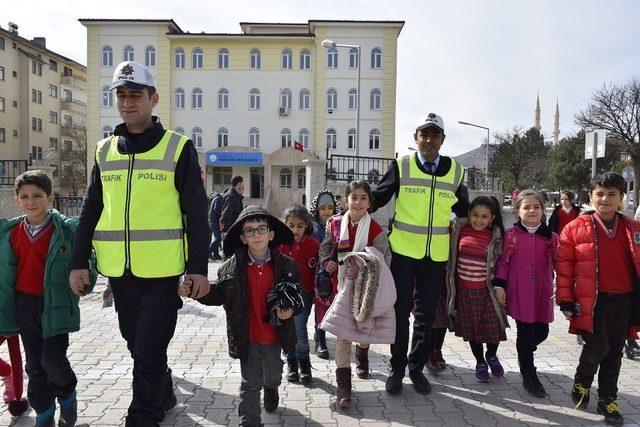 Palu’da  ‘Öncelik Hayatın, Öncelik Yayanın’ semineri