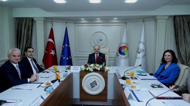 Vali Çakacak, İl İstihdam ve Mesleki Eğitim Kurulu toplantısına başkanlık etti