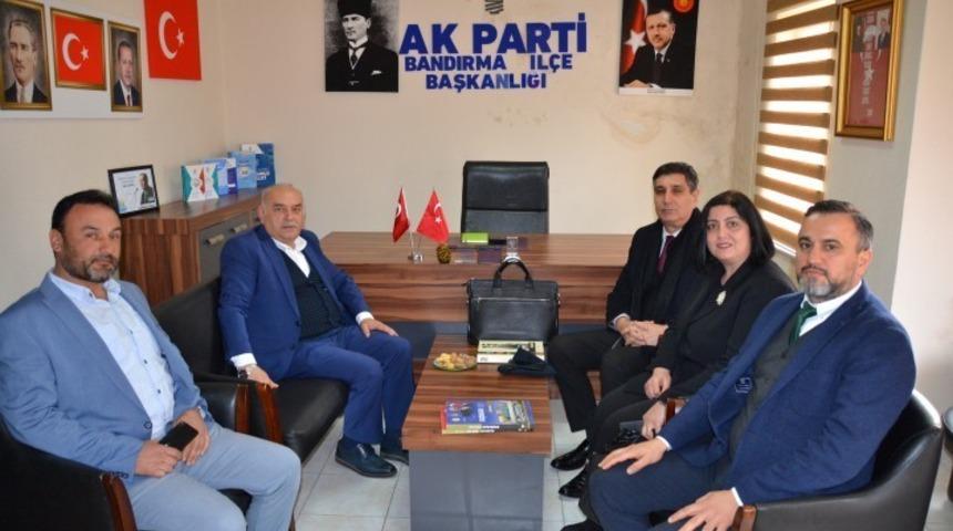 Ak Parti&rsquo;de başkanlık temay&uuml;l&uuml; yapıldı