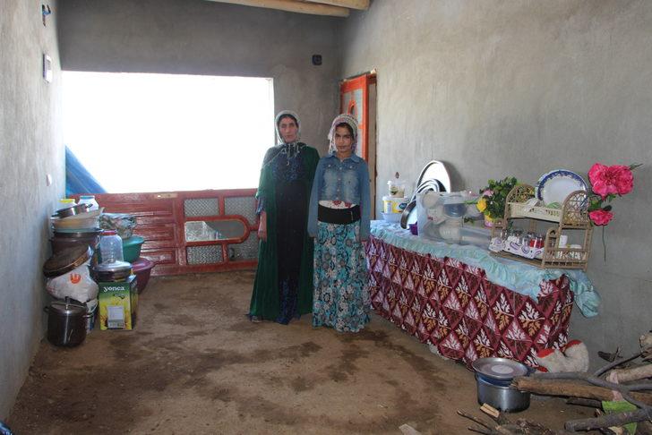 Annesiz, babasız yaşam savaşı! Penceresiz evde yardım bekliyorlar G1