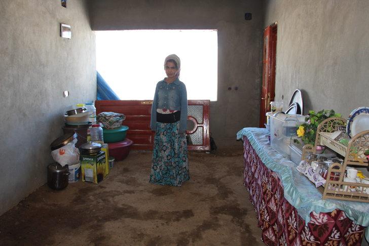 Annesiz, babasız yaşam savaşı! Penceresiz evde yardım bekliyorlar G4