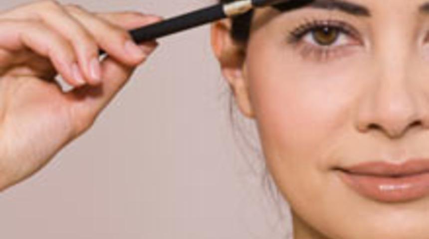 Yoldan &Ccedil;ıkan Kaşlar