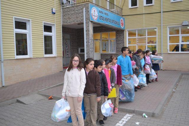 Atıkları getirenler ücretsiz alışveriş yaptı