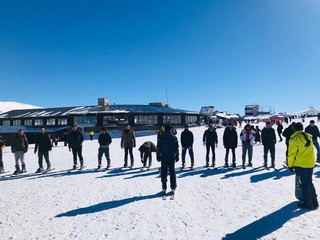 Erciyes Kamp Eğitim Merkezi Kış Döneminde gençleri ağırlıyor