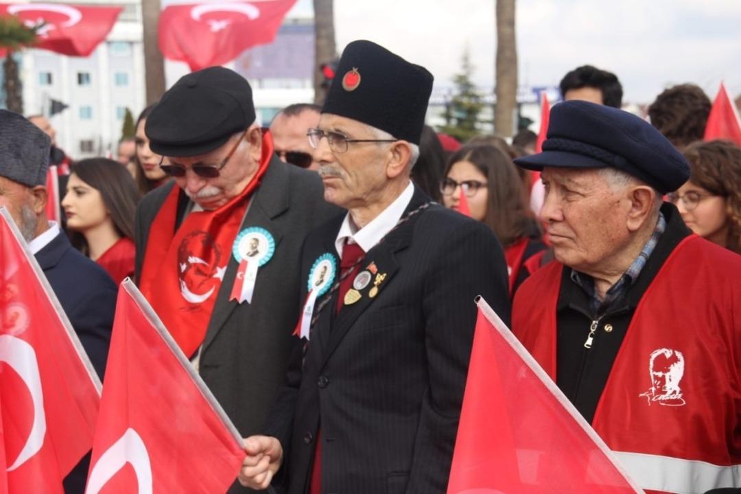 Atat&uuml;rk&rsquo;&uuml;n Balıkesir&rsquo;e gelişinin 96&rsquo;ncı yılı kutlandı