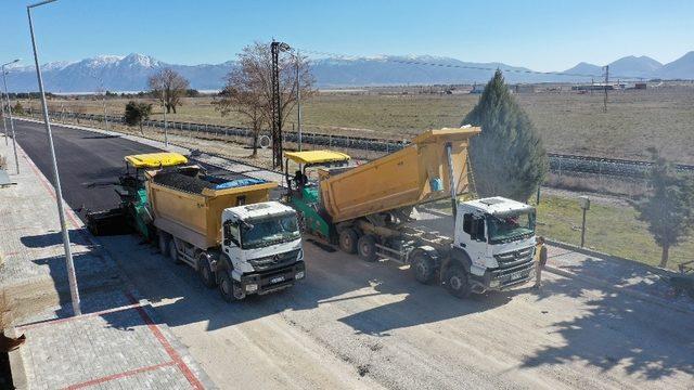 Denizli Büyükşehir Belediyesi Çardak’ta üst yapı çalışmalarına başladı