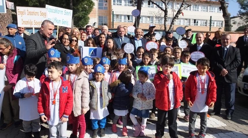 Burhaniye de "&Ouml;ncelik hayatın, &ouml;ncelik yayanın"eylemi