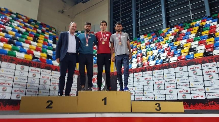 Karslı atlet T&uuml;rkiye 2&rsquo;incisi oldu