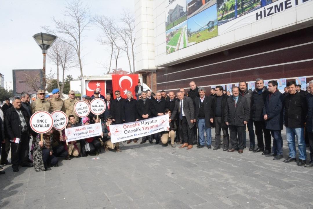 Tatvan&rsquo;da &ldquo;&Ouml;ncelik Hayatın, &Ouml;ncelik Yayanın&rdquo; etkinliği d&uuml;zenlendi