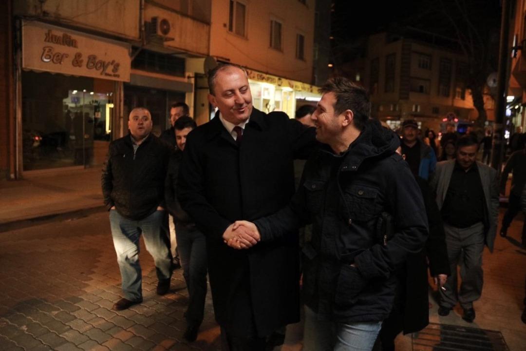 Başkan Işık&rsquo;tan miting gibi kahve ziyareti