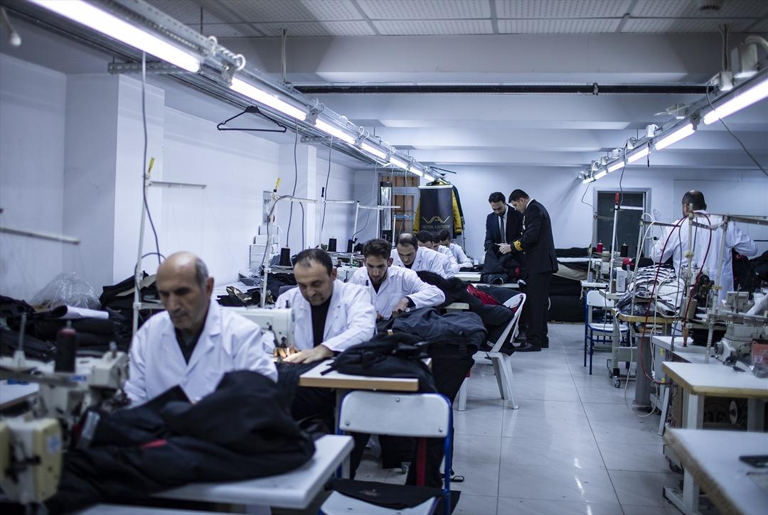 Antarktika soğuğunda giyiyorlar! Hepsi yerli &uuml;retim...