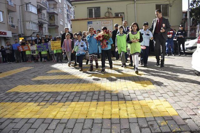 İncirliova’da “Güvenli trafik için öncelik yayaların” etkinliği