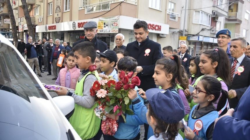 İncirliova&rsquo;da &ldquo;G&uuml;venli trafik i&ccedil;in &ouml;ncelik yayaların&rdquo; etkinliği