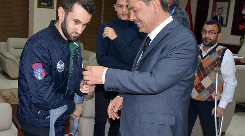 Şampiyonlar &ouml;d&uuml;llendirildi