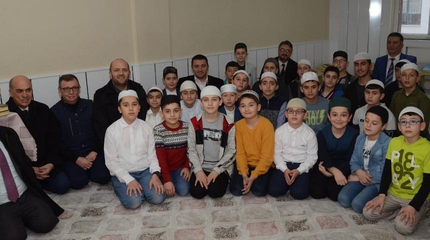 Başkan Bakıcı minik hafızlar ile bir araya geldi