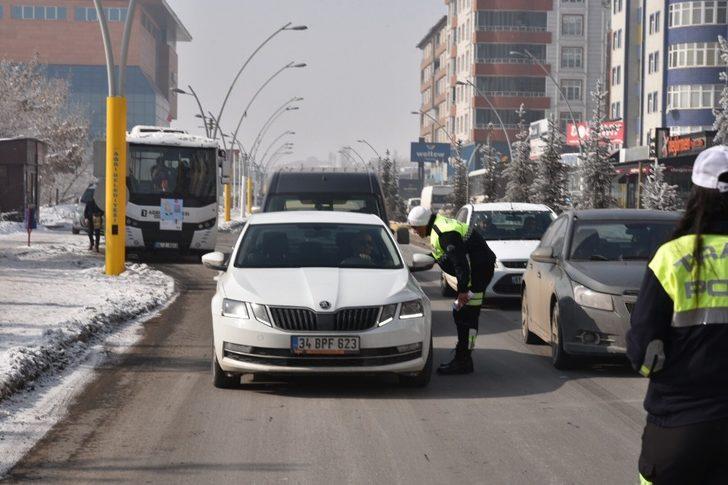 Vali Elban,’Öncelik Hayatın, Öncelik Yayanın’ uygulamasına katıldı G2
