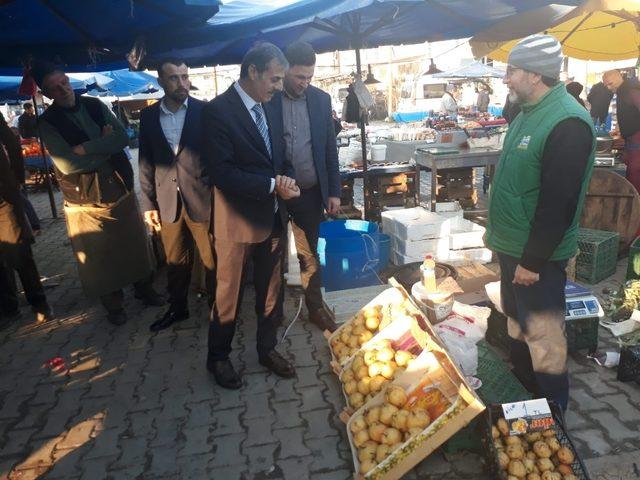 Başkan Alemdar’dan pazaryeri esnafına ziyaret