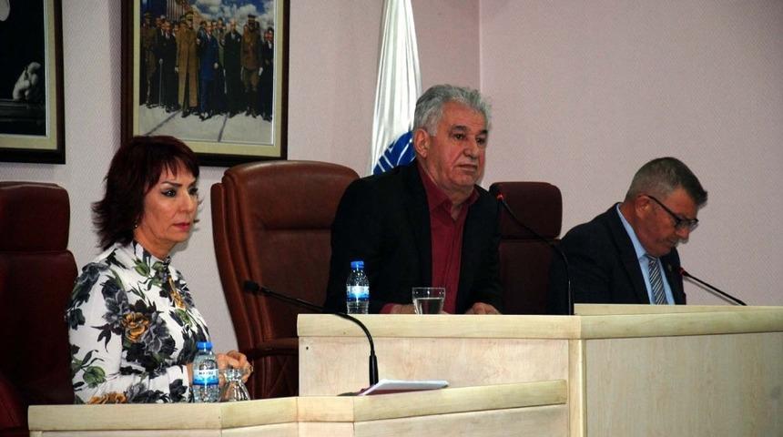 Seyhan Belediye Meclisi &ccedil;alışmalarını s&uuml;rd&uuml;rd&uuml;