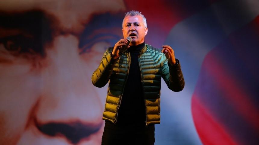 Ş&uuml;kr&uuml; S&ouml;zen: &ldquo;Antalya&rsquo;daki dayımız, Muhittin B&ouml;cek&rdquo;