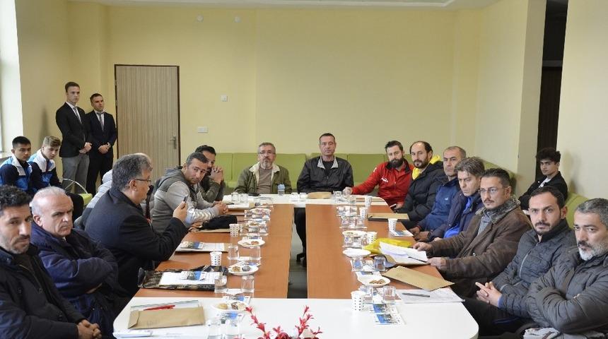 Futbol Gen&ccedil;ler Yarı Final M&uuml;sabakaları teknik toplantısı yapıldı