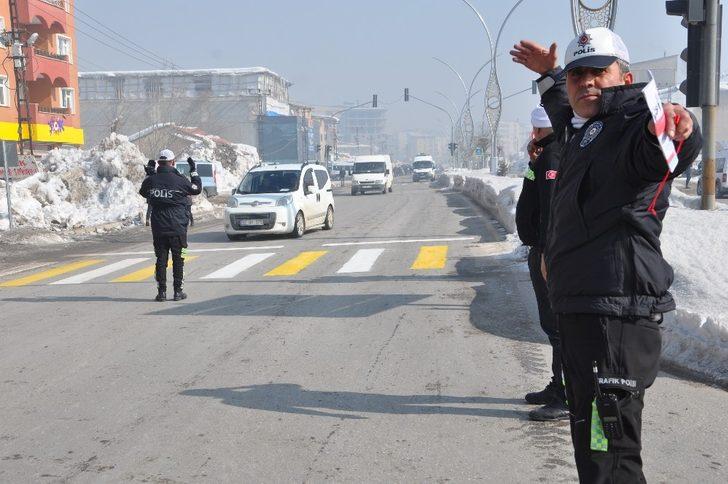 Yüksekova’da ’’Trafikte farkındalık’’ etkinliği G1