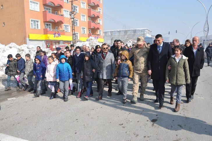 Yüksekova’da ’’Trafikte farkındalık’’ etkinliği G3